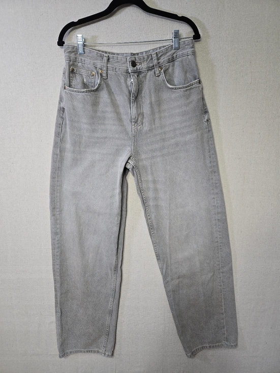 Zara Denim - Zara Light Gray Denim Jeans with Subtle Stitching